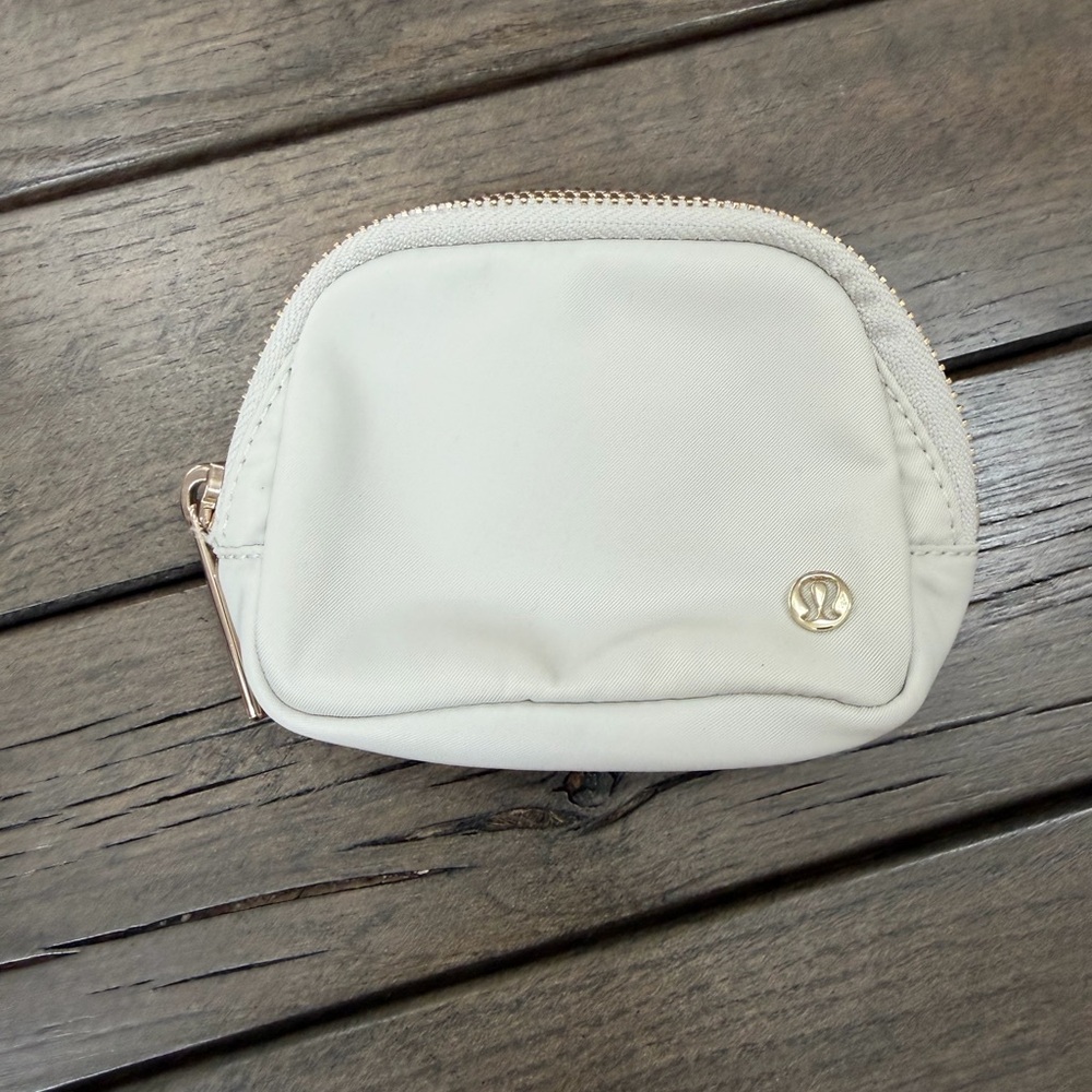 lululemon everywhere belt bag nano NWOT